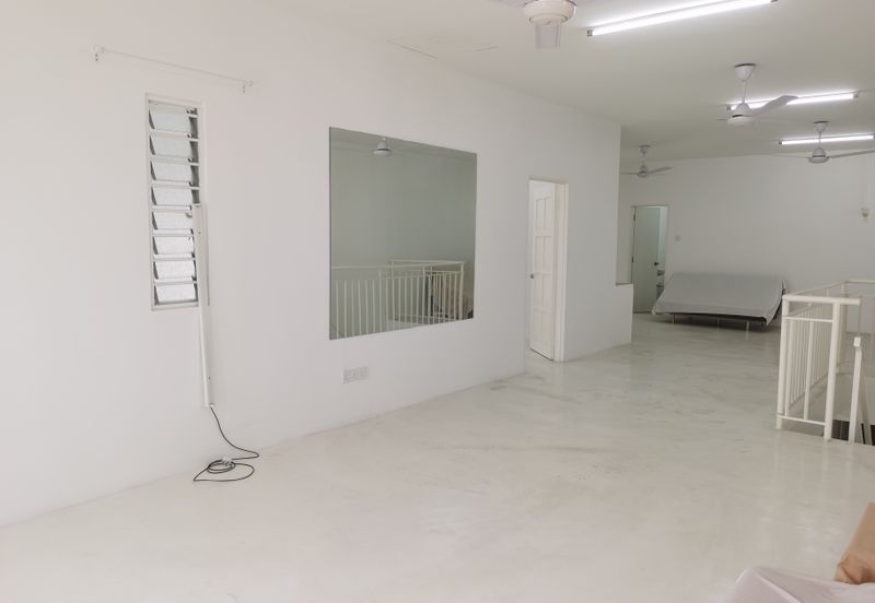 OUG 2 Storey Terrace Corner For Rent