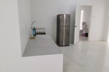 OUG 2 Storey Terrace Corner For Rent