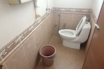 OUG/Happy Garden Corner 2 Storey Semi D For Rent