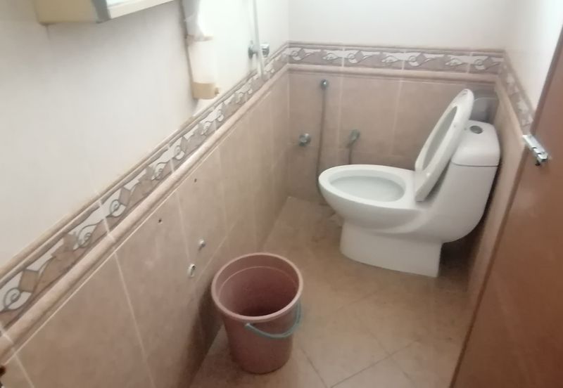 OUG/Happy Garden Corner 2 Storey Semi D For Rent