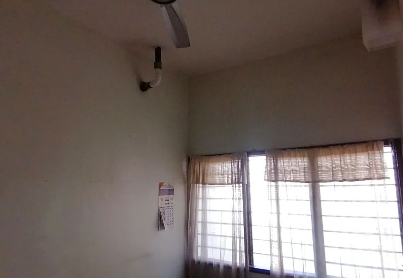 OUG/Happy Garden Corner 2 Storey Semi D For Rent