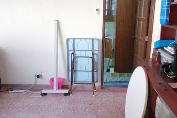 OUG/Happy Garden Corner 2 Storey Semi D For Rent