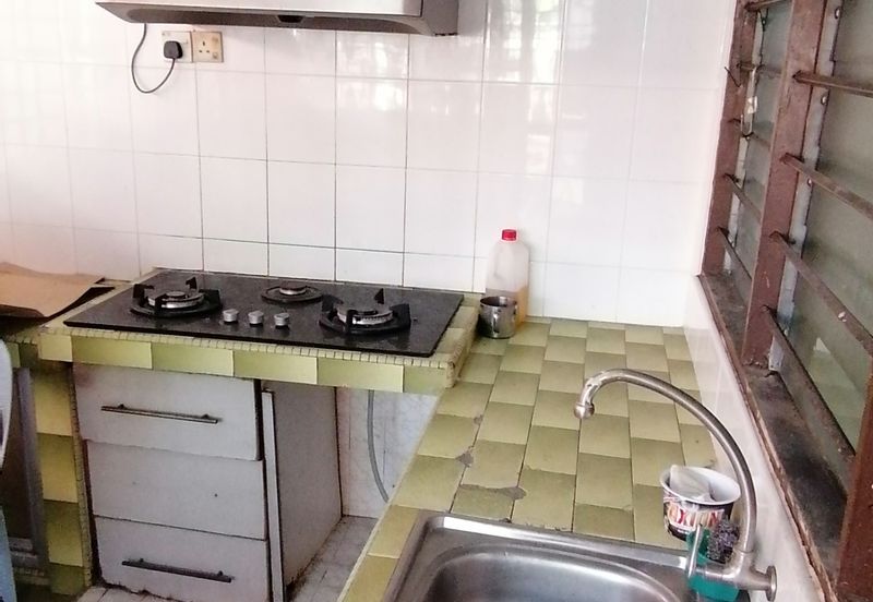 OUG/Happy Garden Corner 2 Storey Semi D For Rent