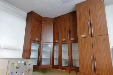 OUG/Happy Garden Corner 2 Storey Semi D For Rent