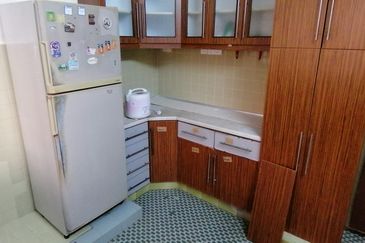 OUG/Happy Garden Corner 2 Storey Semi D For Rent