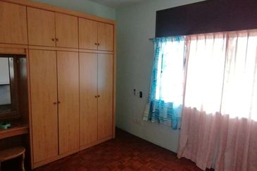 OUG/Happy Garden Corner 2 Storey Semi D For Rent