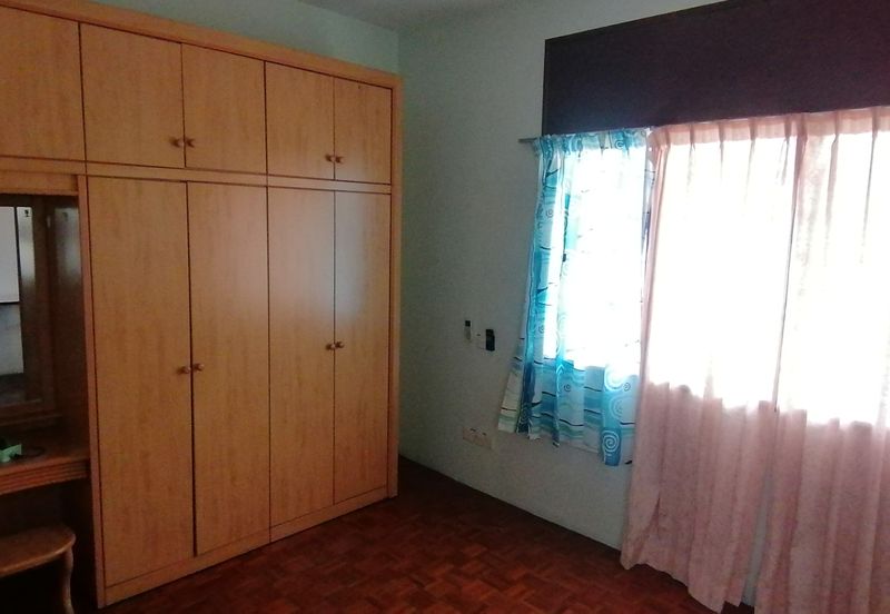 OUG/Happy Garden Corner 2 Storey Semi D For Rent