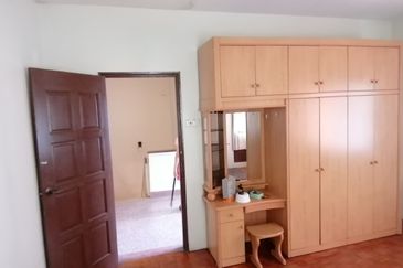 OUG/Happy Garden Corner 2 Storey Semi D For Rent