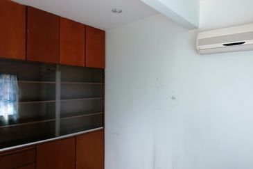 OUG/Happy Garden Corner 2 Storey Semi D For Rent