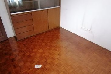 OUG/Happy Garden Corner 2 Storey Semi D For Rent