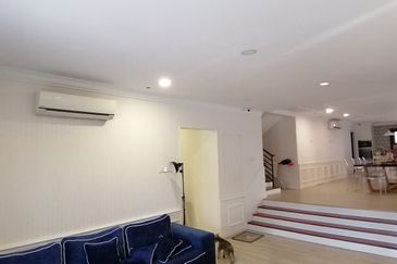 OUG/Happy Garden Fully Renovated Semi D For Sale