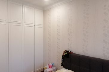 OUG/Happy Garden Fully Renovated Semi D For Sale