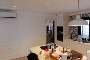 OUG/Happy Garden Fully Renovated Semi D For Sale