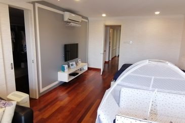 OUG/Happy Garden Fully Renovated Semi D For Sale