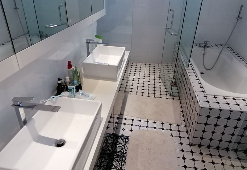 OUG/Happy Garden Fully Renovated Semi D For Sale