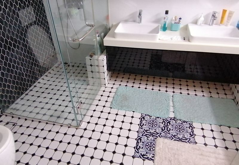 OUG/Happy Garden Fully Renovated Semi D For Sale