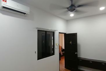 OUG/Jalan Puchong 3 Storey Semi D For Rent