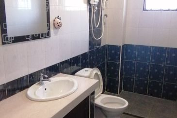 OUG/Jalan Puchong 3 Storey Semi D For Rent