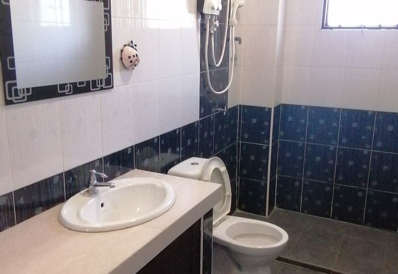 OUG/Jalan Puchong 3 Storey Semi D For Rent