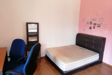 OUG/Jalan Puchong 3 Storey Semi D For Rent