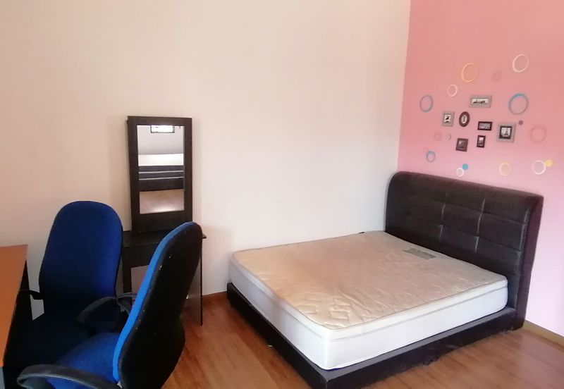 OUG/Jalan Puchong 3 Storey Semi D For Rent