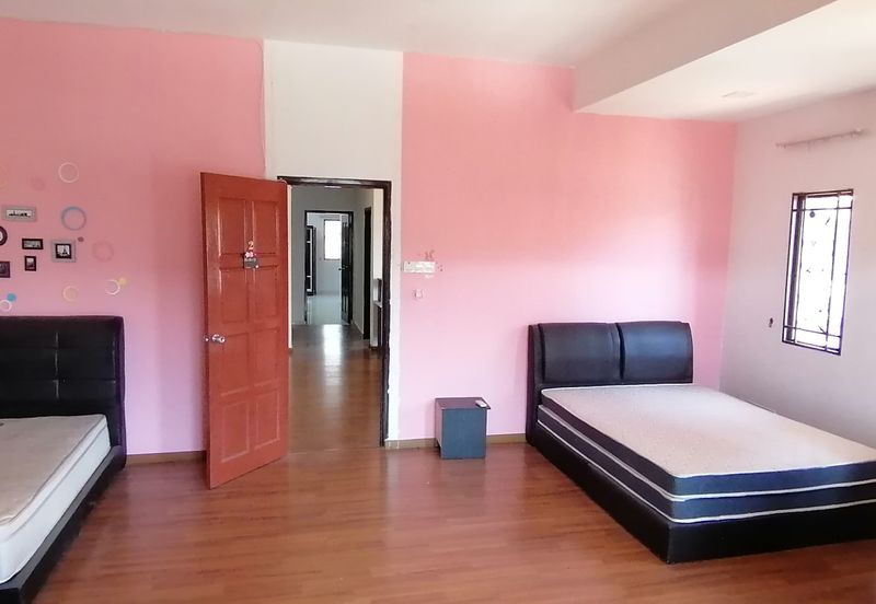 OUG/Jalan Puchong 3 Storey Semi D For Rent