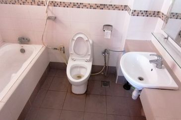 OUG/Jalan Puchong 3 Storey Semi D For Rent