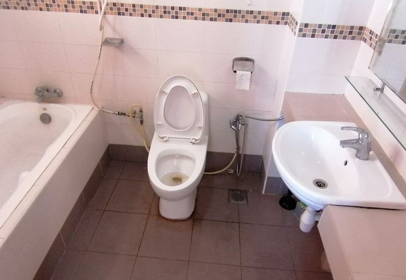 OUG/Jalan Puchong 3 Storey Semi D For Rent