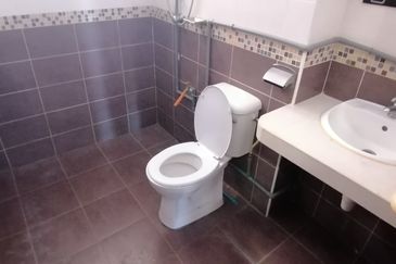 OUG/Jalan Puchong 3 Storey Semi D For Rent