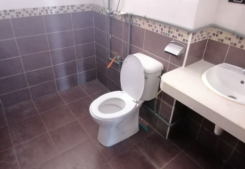 OUG/Jalan Puchong 3 Storey Semi D For Rent