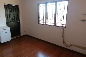 OUG/Jalan Puchong 3 Storey Semi D For Rent