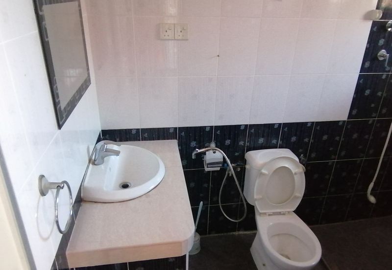 OUG/Jalan Puchong 3 Storey Semi D For Rent