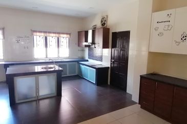 OUG/Jalan Puchong 3 Storey Semi D For Rent