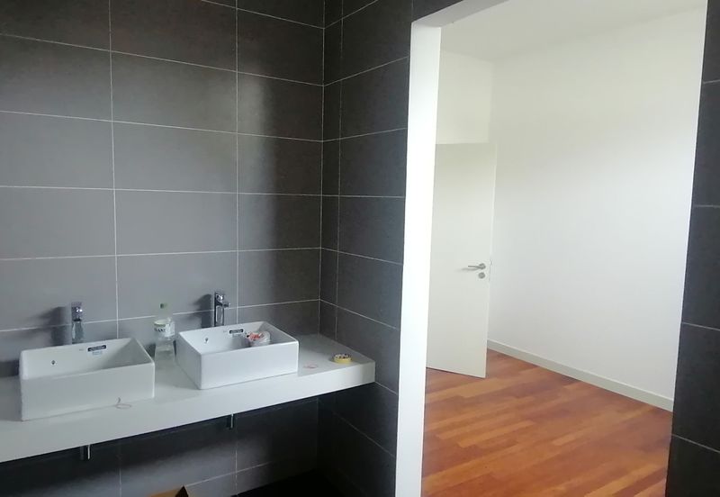 OUG/Taman Yarl New Bungalow For Sale