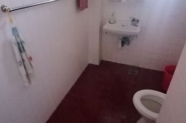 OUG/Old Klang Road 2 Storey Corner Bungalow