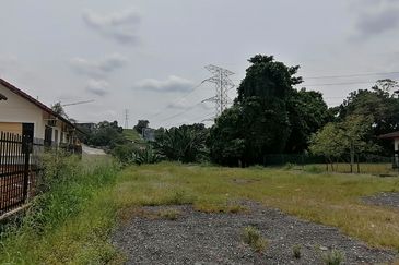 OUG/Taman Yarl Freehold Bungalow Lot For Sale