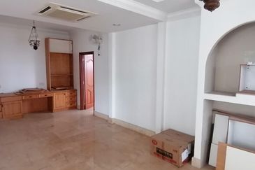 OUG Gated Guarded 2 Storey Semi D For Rent