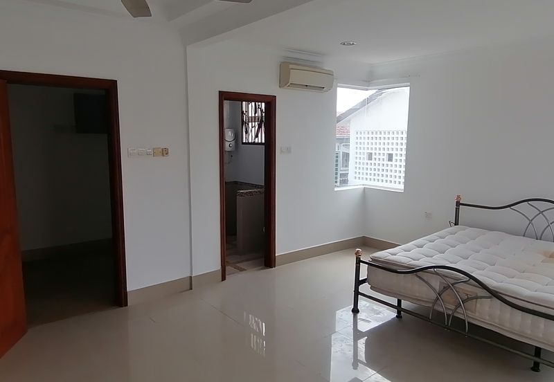 OUG Gated Guarded 2 Storey Semi D For Rent