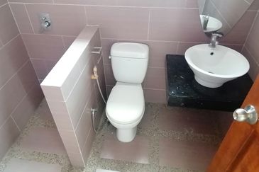 OUG Gated Guarded 2 Storey Semi D For Rent