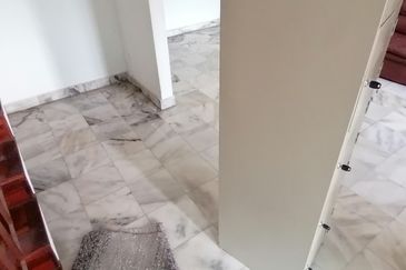 OUG/Happy Garden Ground Floor Townhouse For Rent