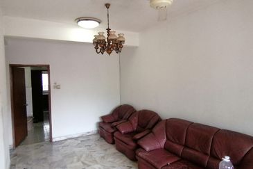 OUG/Happy Garden Ground Floor Townhouse For Rent