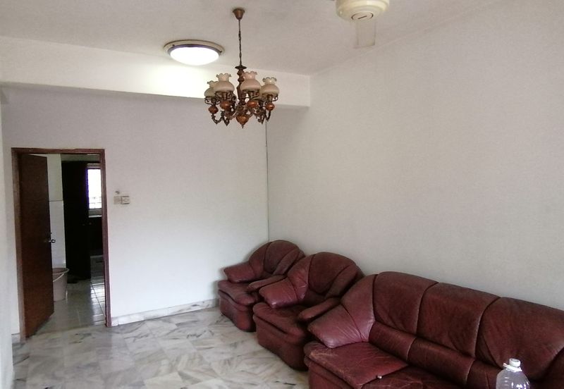 OUG/Happy Garden Ground Floor Townhouse For Rent