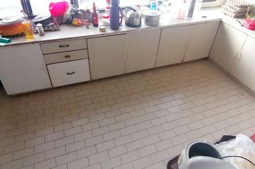 OUG/Taman United 2 Storey Terrace For Rent