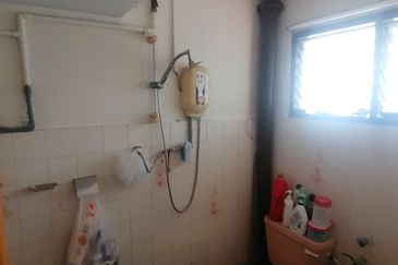 OUG/Taman United 2 Storey Terrace For Rent