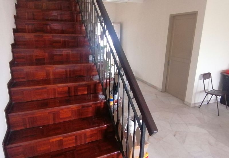 OUG/Taman United 2 Storey Terrace For Rent