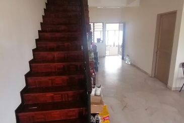 OUG/Taman United 2 Storey Terrace For Rent