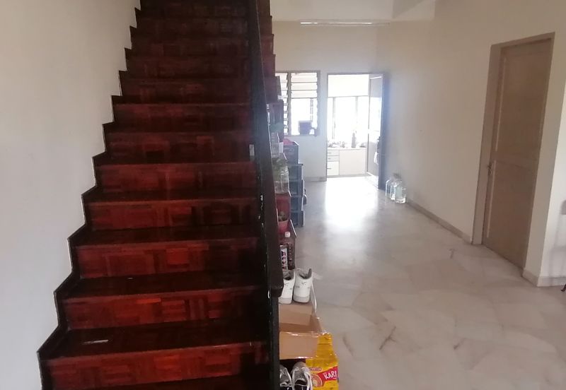 OUG/Taman United 2 Storey Terrace For Rent
