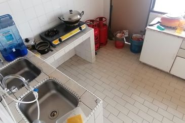 OUG/Taman United 2 Storey Terrace For Rent