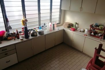 OUG/Taman United 2 Storey Terrace For Rent