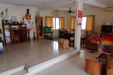 OUG 2 Storey Bungalow With Big Landscape For Sale